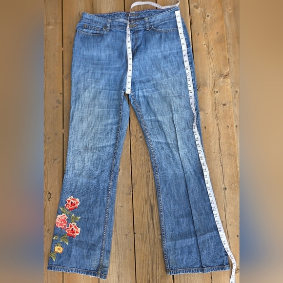 Liz Clairborne Boho Embroidered Jeans Size  12. Bootcut, good condition - Picture 5 of 11